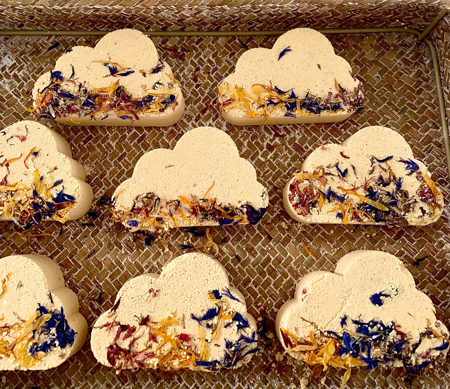 Cloudfizzy Bath Bomb - Vegan Bath Bomb with Shea Butter and Hemp Oil Bath Bomb
